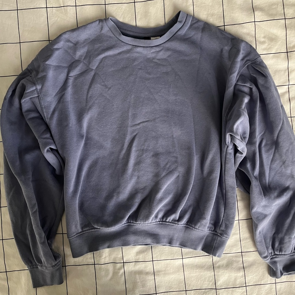 H&M Cropped Blue Sweatshirt with Balloon Sleeves. Size Medium